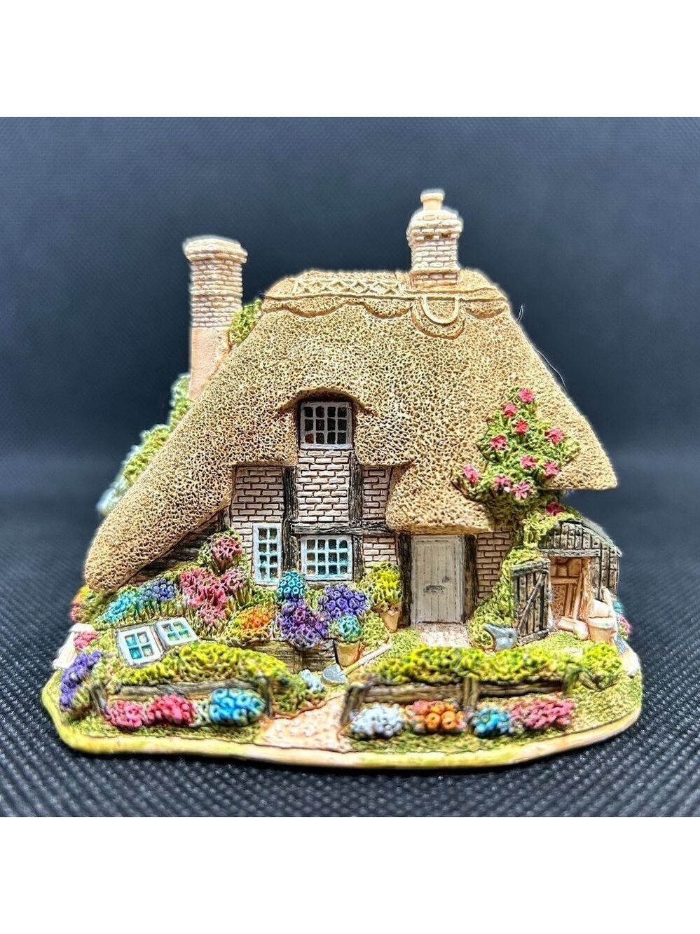 Lilliput Lane “Dad's Potting Shed” collectible cottage